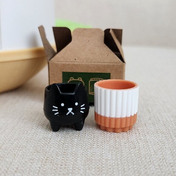 Miniverse Succulent Pair No. 2 Cat Planter - Make it Mini Lifestyle Series 1 - Picture 3 of 3